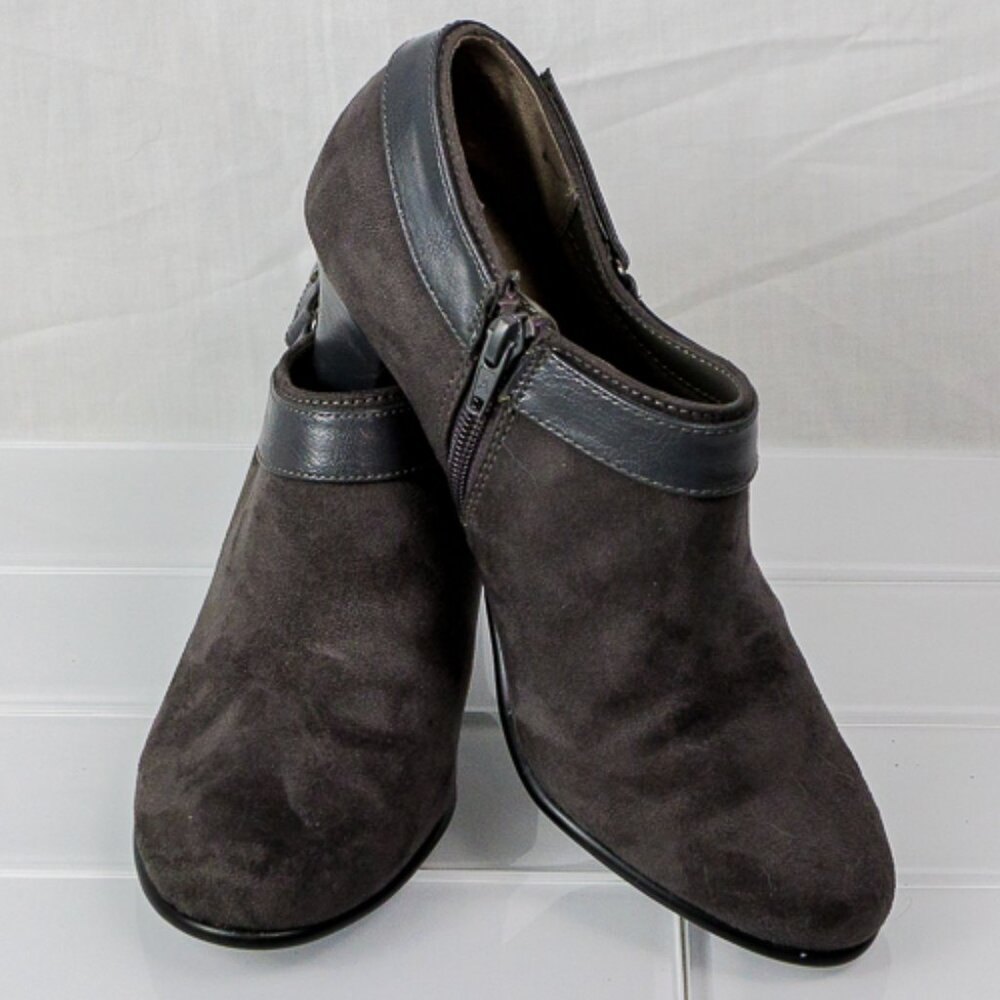 Aerosoles size 7, with 3 inch heal
